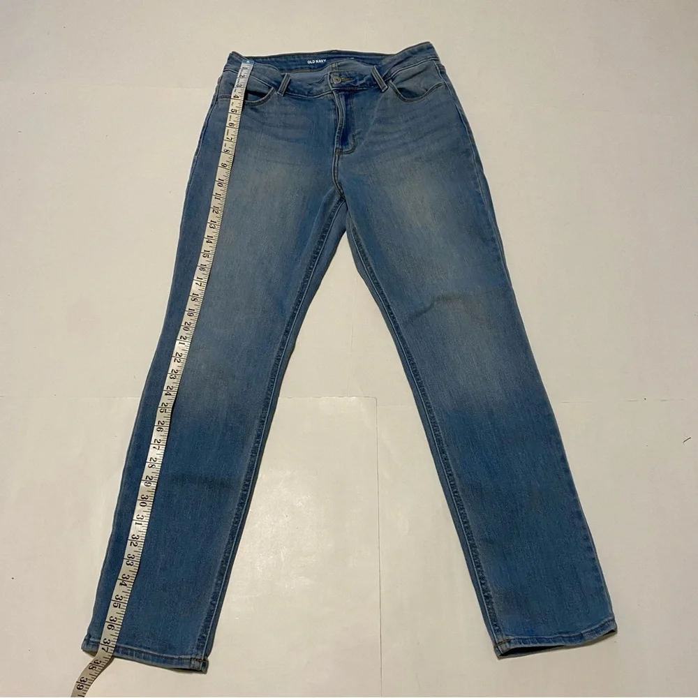 Old navy high-rise straight light blue jeans pants. Size 6 petite